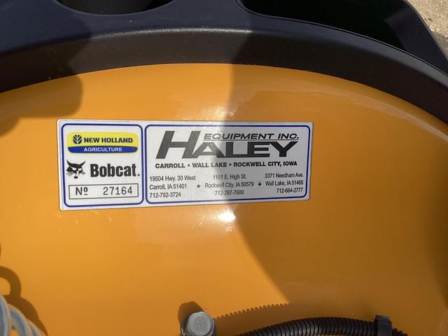 Image of Cub Cadet XT2 LX42 equipment image 4