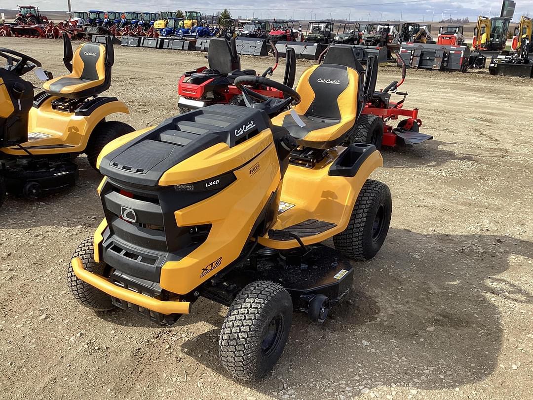 Image of Cub Cadet XT2 LX42 Primary image