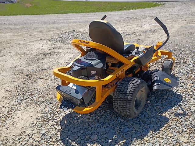 Image of Cub Cadet Ultima ZT1 equipment image 4