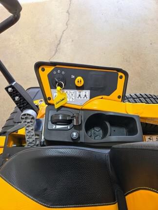 Image of Cub Cadet Ultima ZT1 equipment image 4