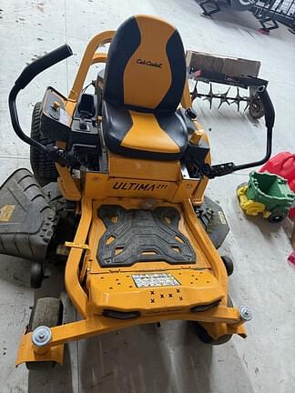 Image of Cub Cadet Ultima ZT1 equipment image 3