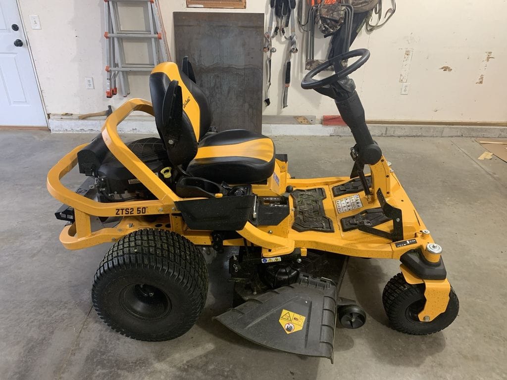 2022 Cub Cadet Ultima ZT2 Equipment Image0