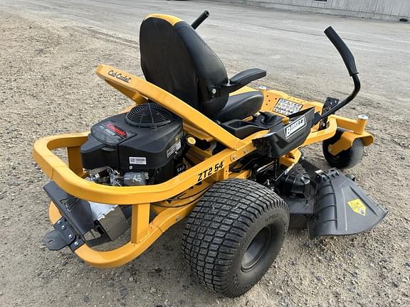 Image of Cub Cadet Ultima ZT2 equipment image 2