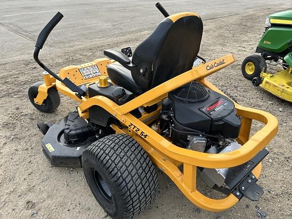 Image of Cub Cadet Ultima ZT2 equipment image 3