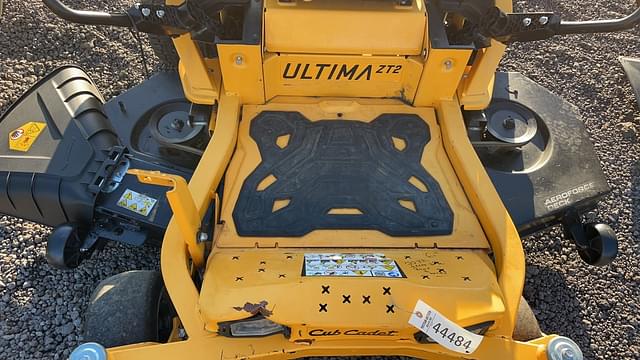 Image of Cub Cadet Ultima ZT2 equipment image 4