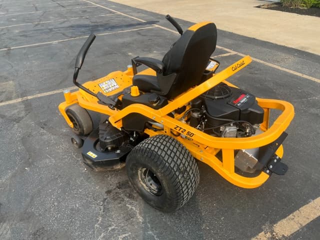 Image of Cub Cadet Ultima ZT2 equipment image 3