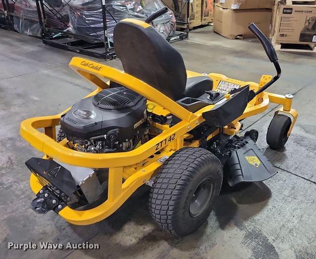 Image of Cub Cadet Ultima ZT1 equipment image 4