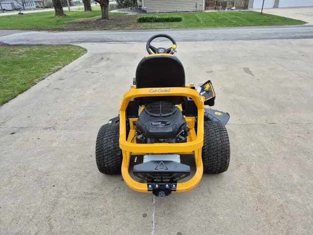 Image of Cub Cadet Ultima ZTS1 equipment image 1