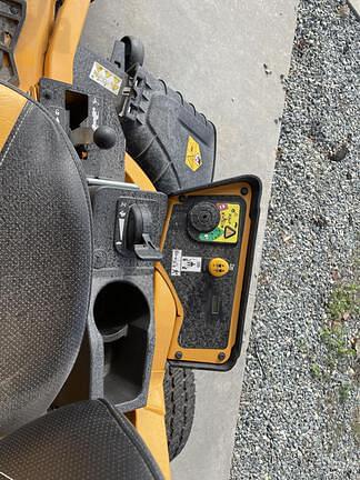 Image of Cub Cadet Ultima ZTS2 equipment image 4