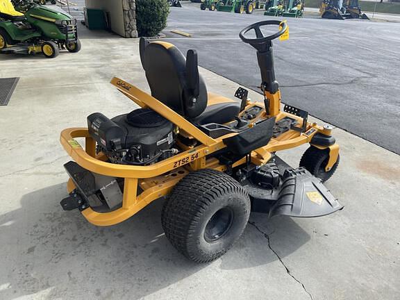 Image of Cub Cadet Ultima ZTS2 equipment image 2