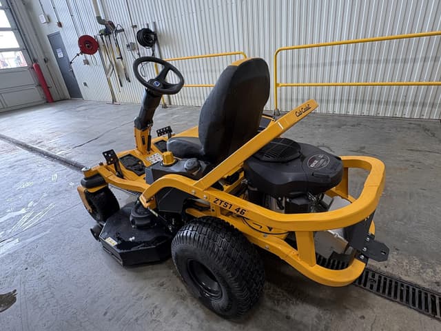 Image of Cub Cadet Ultima ZTS1 equipment image 3