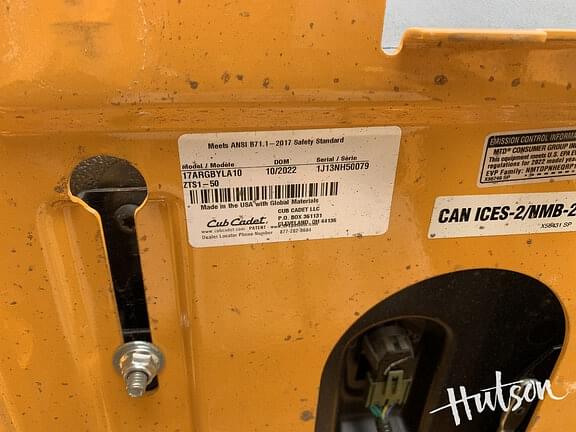Image of Cub Cadet Ultima ZTS1 equipment image 4