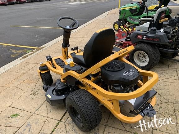 Image of Cub Cadet Ultima ZTS1 equipment image 1