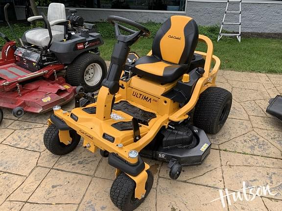 Image of Cub Cadet Ultima ZTS1 equipment image 3