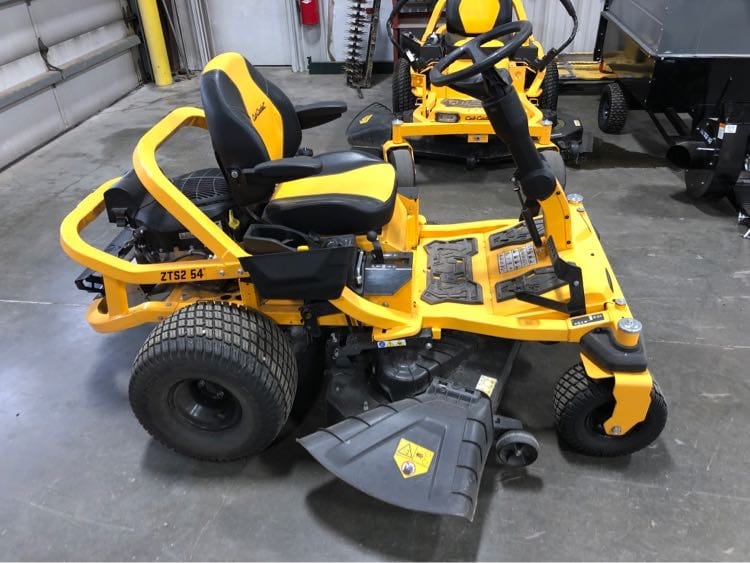 2022 Cub Cadet Ultima ZTS2 Equipment Image0