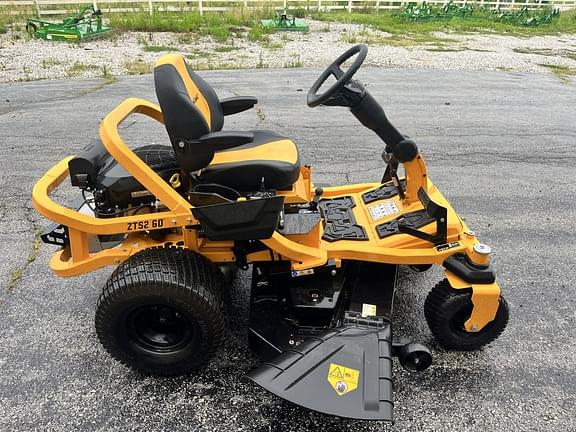 Image of Cub Cadet Ultima ZTS2 equipment image 1