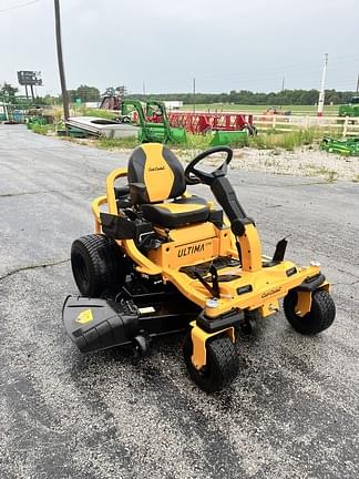 Image of Cub Cadet Ultima ZTS2 equipment image 3