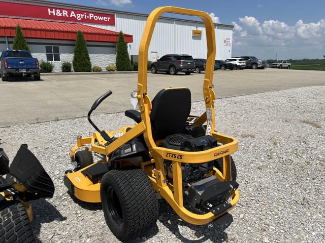 Image of Cub Cadet Ultima ZTX5 equipment image 4