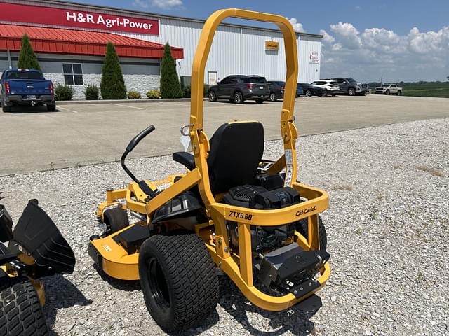 Image of Cub Cadet Ultima ZTX5 equipment image 4