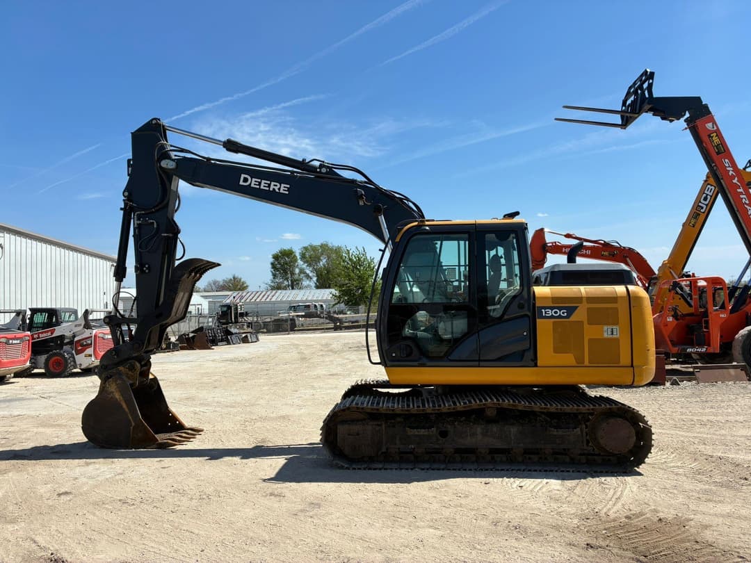 Image of John Deere 130G Primary image