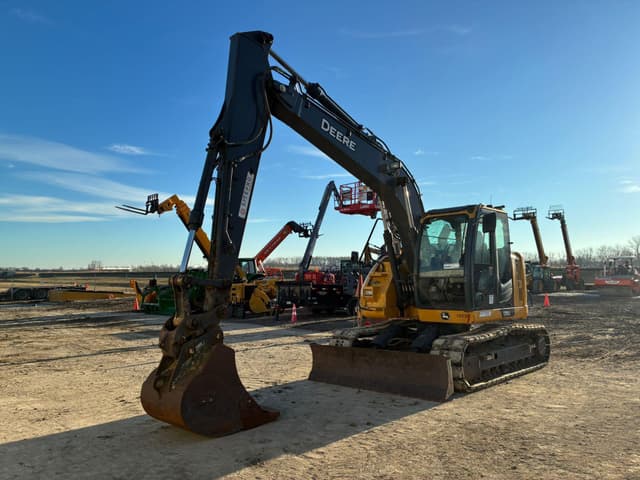 Image of John Deere 135G equipment image 1