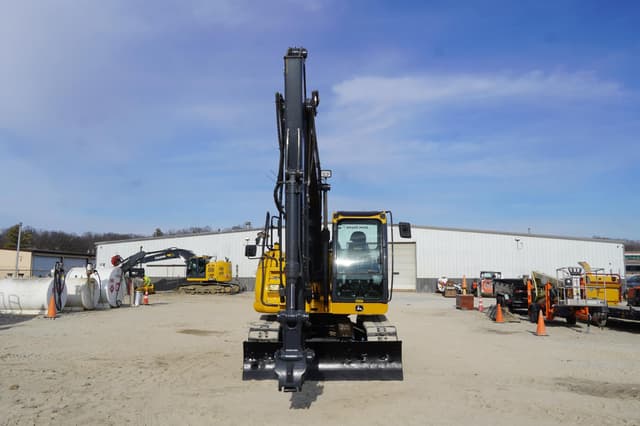 Image of John Deere 135G equipment image 4