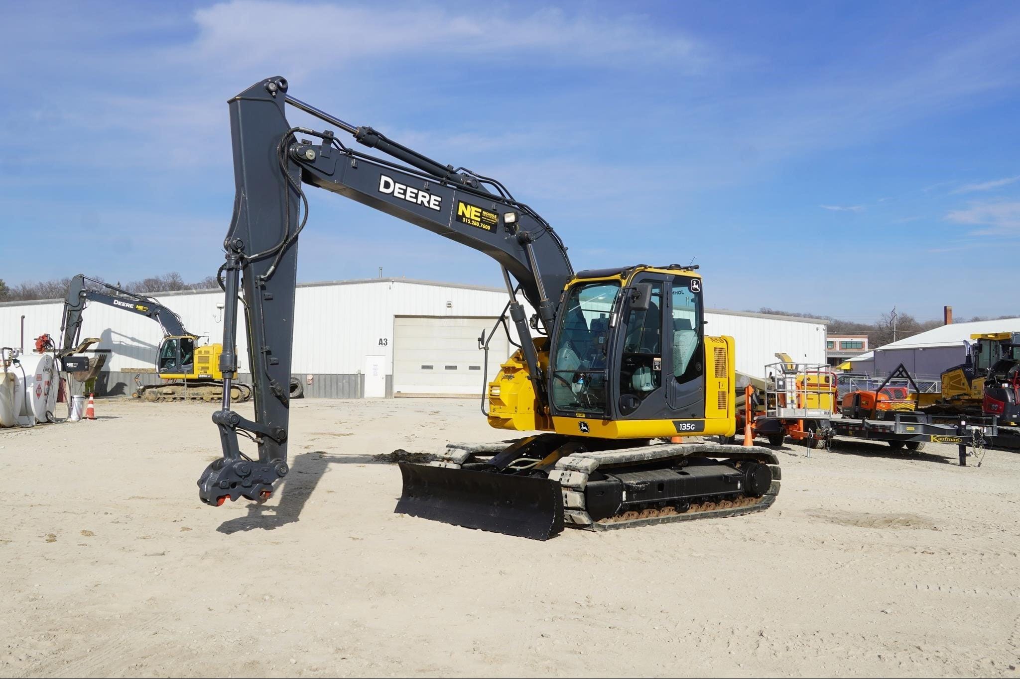 2022 John Deere 135G Equipment Image0