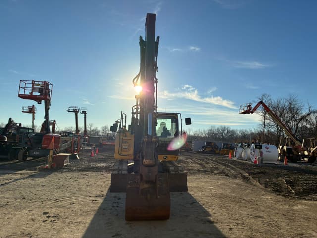 Image of John Deere 135G equipment image 2