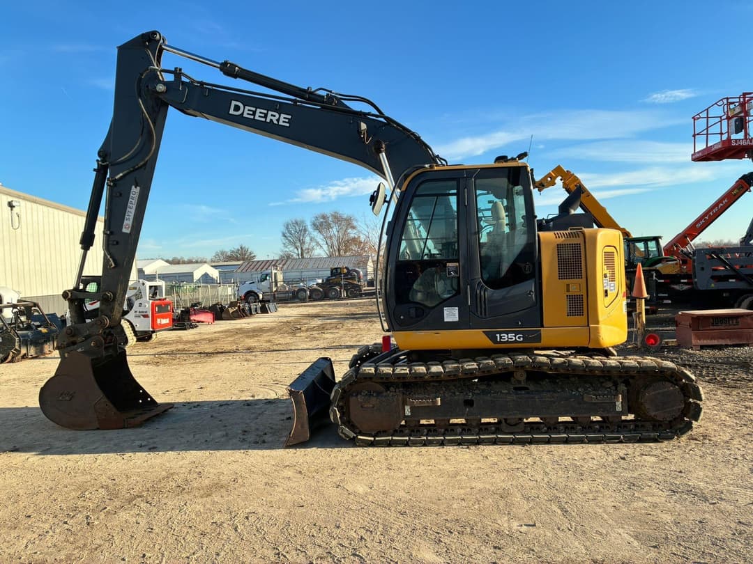 Image of John Deere 135G Primary image