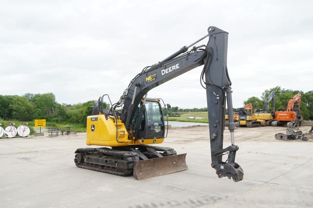 Image of John Deere 135G equipment image 3