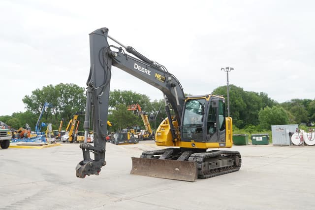 Image of John Deere 135G equipment image 1