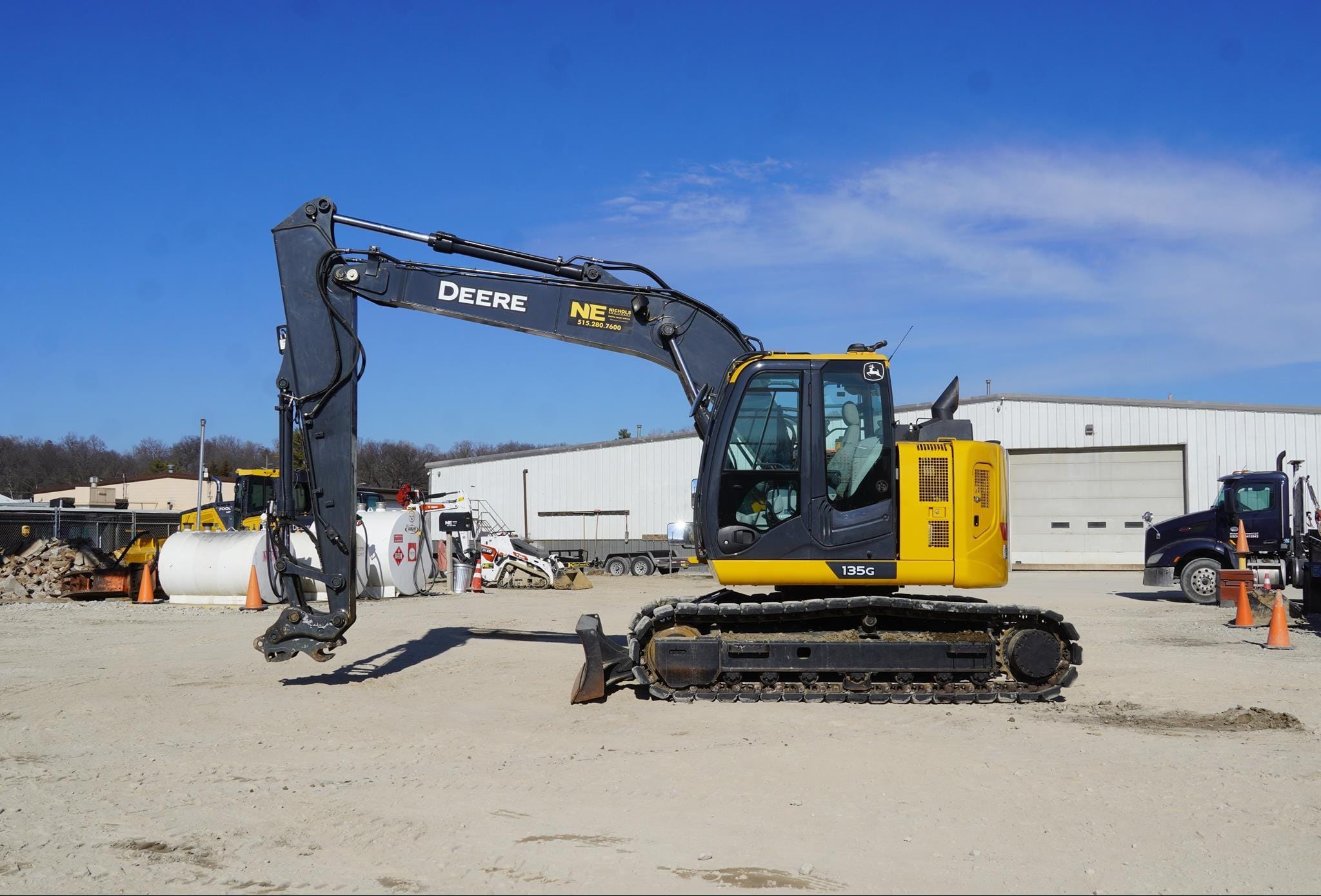 2022 John Deere 135G Equipment Image0