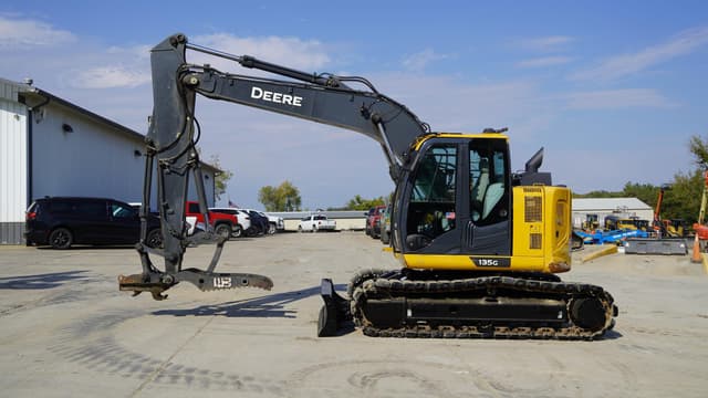 Image of John Deere 135G equipment image 1