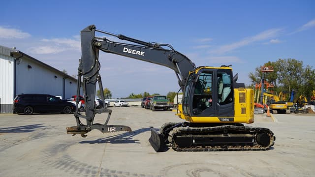 Image of John Deere 135G equipment image 2