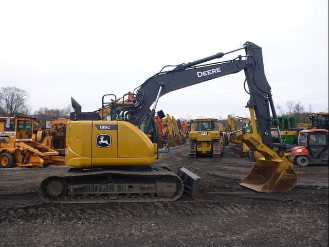 Image of John Deere 135G equipment image 2
