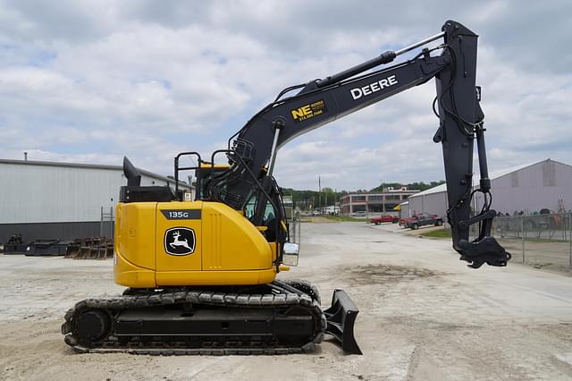 Image of John Deere 135G equipment image 3