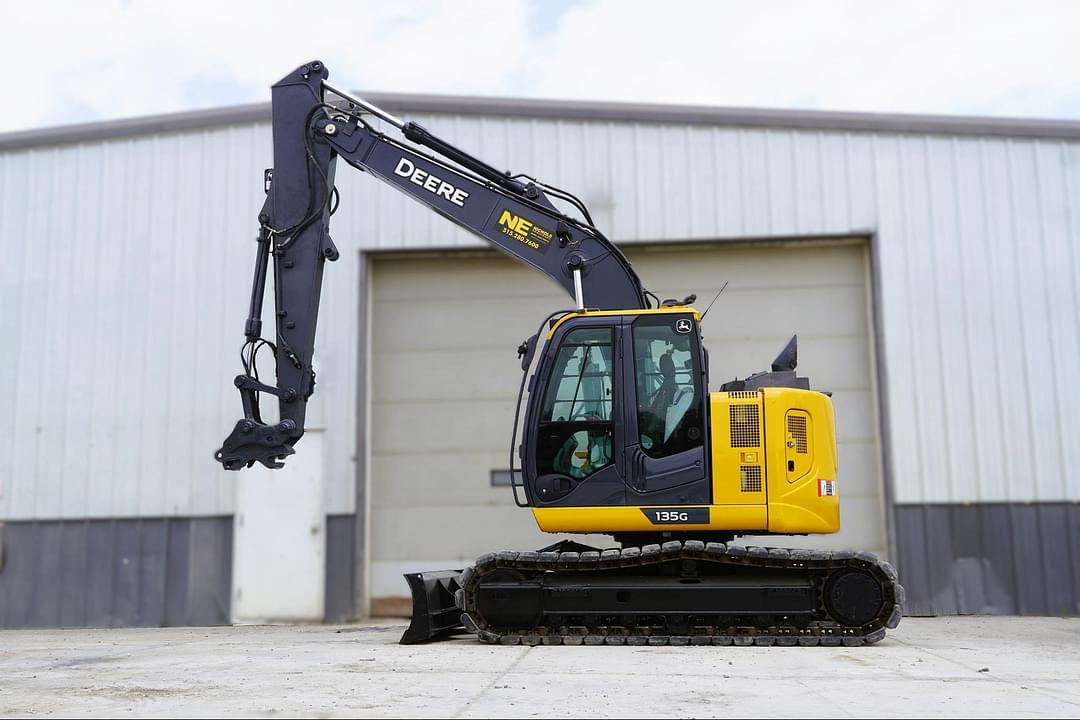 Image of John Deere 135G Primary image