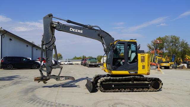 Image of John Deere 135G equipment image 3