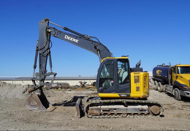 Image of John Deere 135G equipment image 1