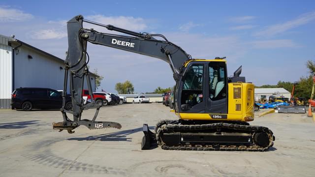 Image of John Deere 135G equipment image 1