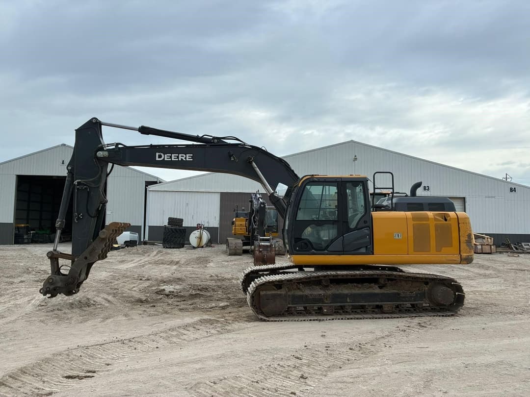 Image of John Deere 210G LC Primary image