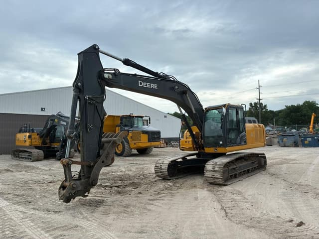 Image of John Deere 210G LC equipment image 1