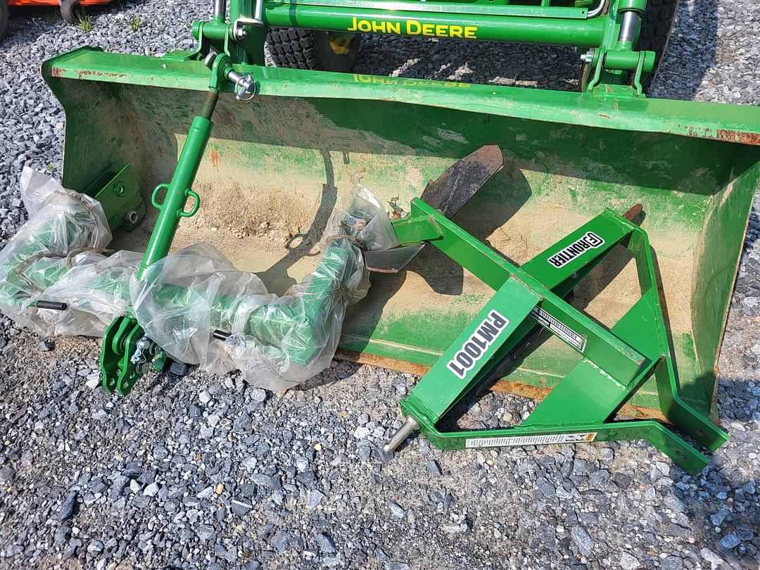 Image of John Deere 3046R Image 1