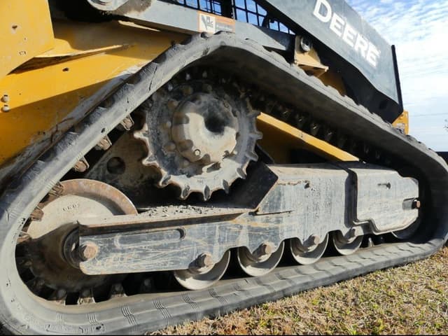 Image of John Deere 317G equipment image 4