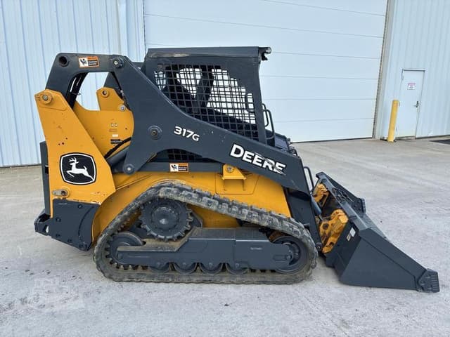 Image of John Deere 317G equipment image 2