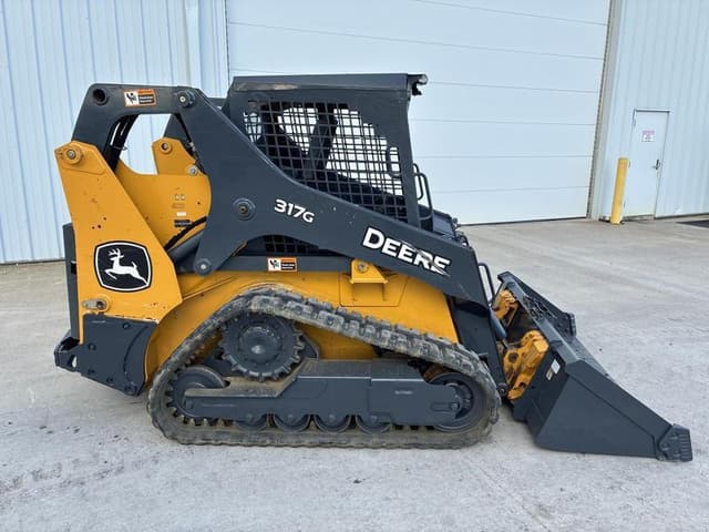 Image of John Deere 317G equipment image 2