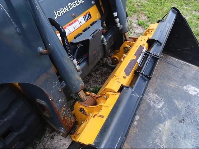 Image of John Deere 317G equipment image 3