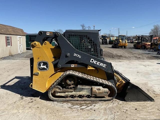Image of John Deere 317G equipment image 4
