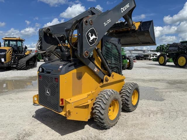 Image of John Deere 320G equipment image 1