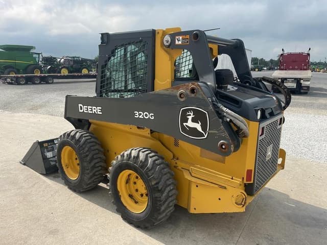 Image of John Deere 320G equipment image 3